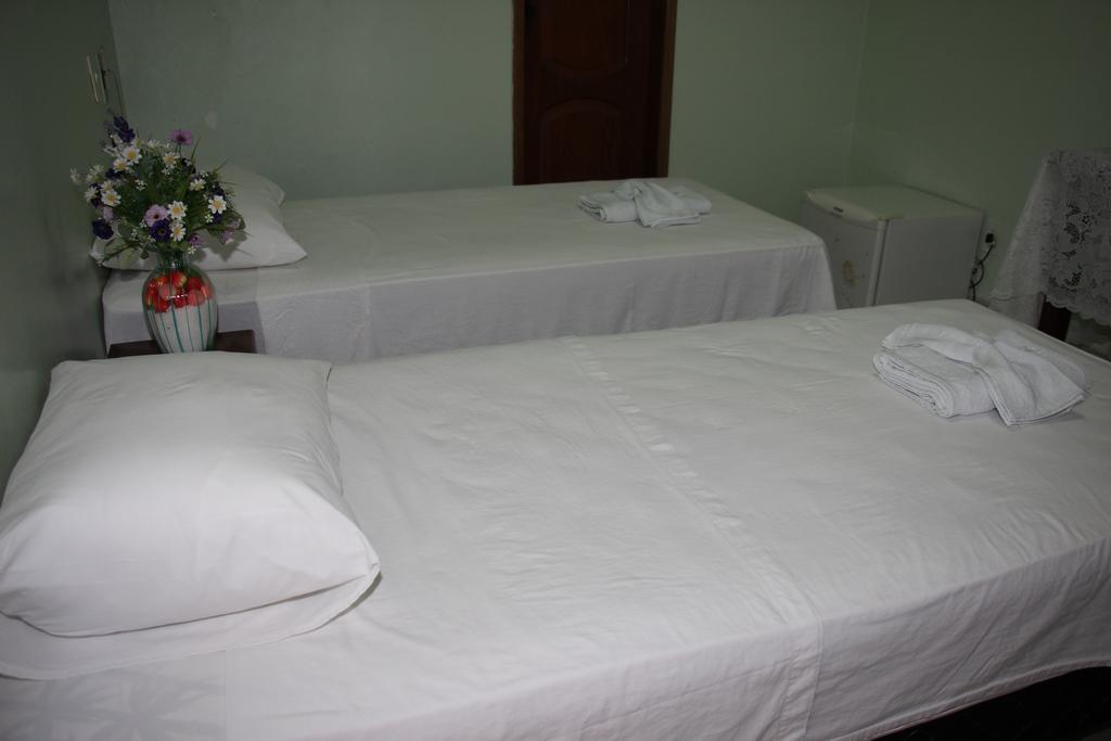 מנאוס Hotel Safari מראה חיצוני תמונה