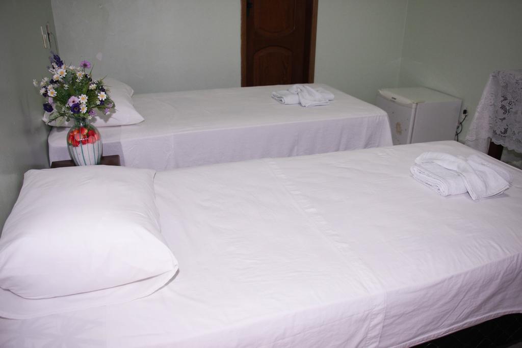 מנאוס Hotel Safari מראה חיצוני תמונה
